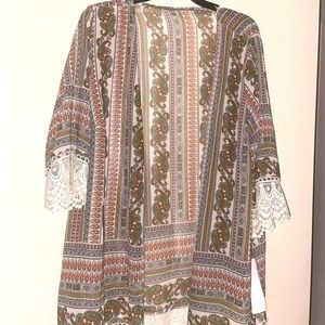 NWT Beautiful Valerie Stevens Plus Sheer Kimono w/ Crochet Detail - 2X